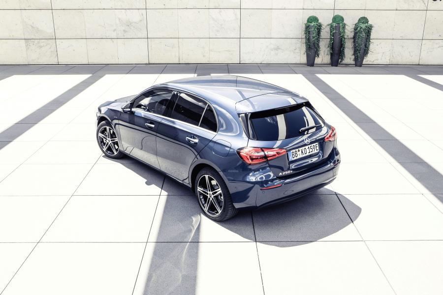  Mercedes-Benz A250 e (W177) 2019 года  (WW) (фото 11 из 33)